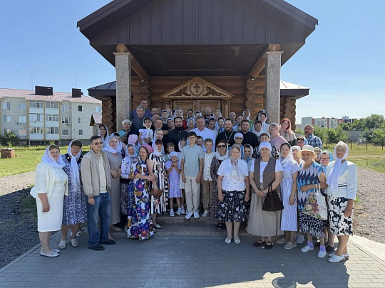 8 июля 2026 года в храме святых Петра и Февронии г. Поворино была отслужена праздничная Божественная литургия