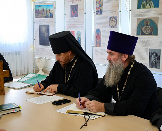 19 июня 2026 года в здании Епархиального управления под председательством епископа Борисоглебского и Бутурлиновского Сергия состоялся Епархиальный совет.